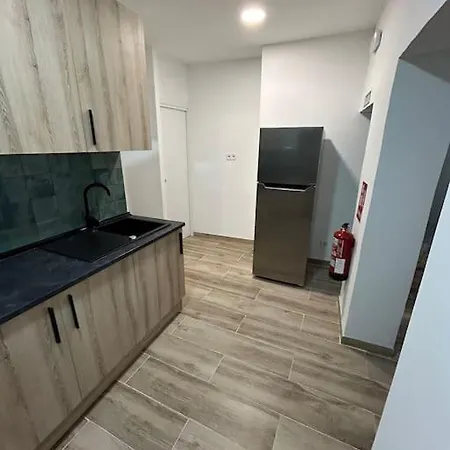 Apartamento Recien Reformado Con 5 Habitaciones Y 3 Banos Madrid Exterior photo