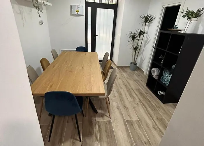 Apartamento Recien Reformado Con 5 Habitaciones Y 3 Banos