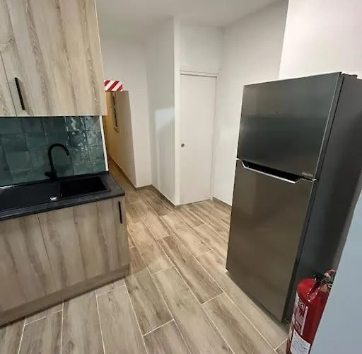 Apartamento Recien Reformado Con 5 Habitaciones Y 3 Banos