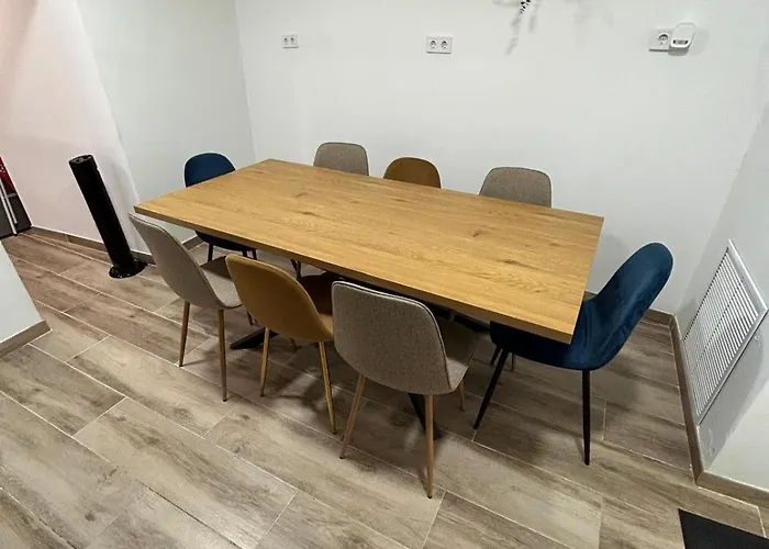 Apartamento Recien Reformado Con 5 Habitaciones Y 3 Banos